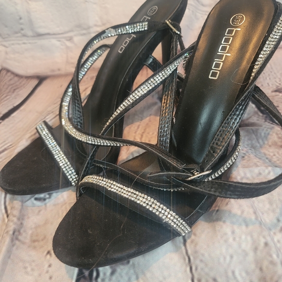 Sparkling lace up black shoes. - Picture 4 of 5